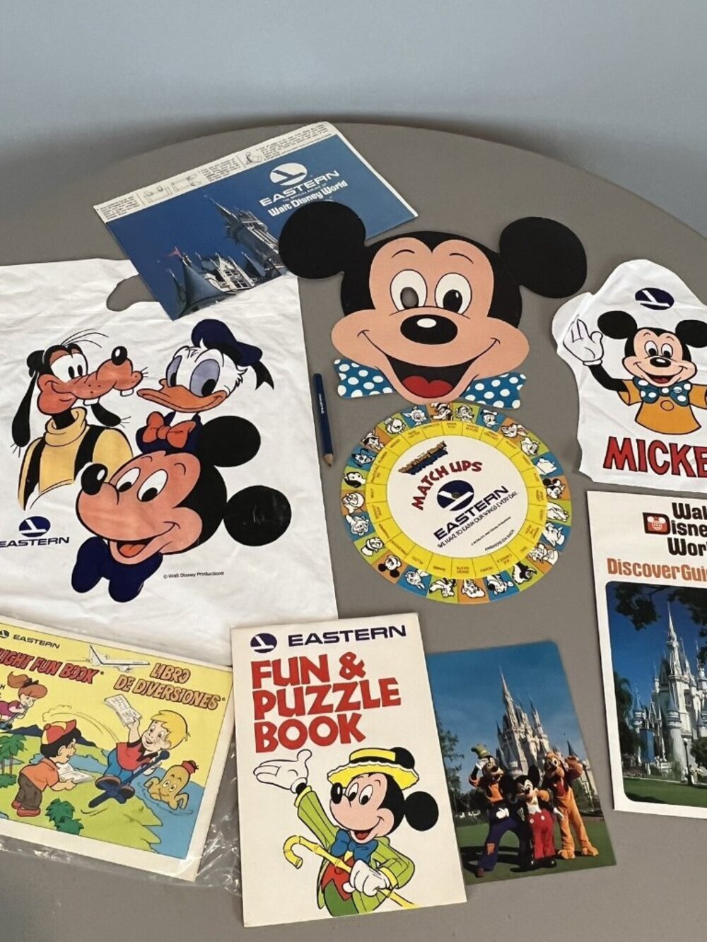 Walt‎ Disney World Eastern Airlines Flight Fun Bag 1980 Vintage 10 pieces